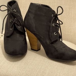 Forever 21 black bootie